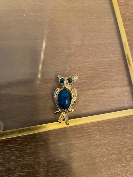 Artisan Gold-Tone Owl Brooch with Deep Blue Cabochons - Picture 5 of 7